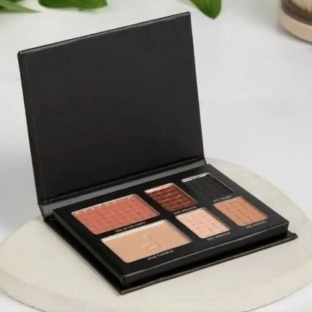 Doucce on the Go Palette Eyeshadow/Highlighter/Blush New Makeup Beauty